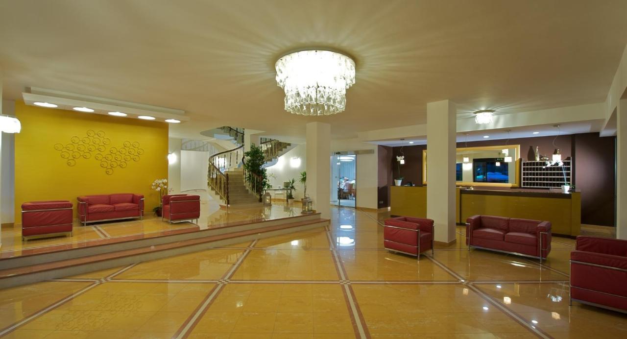 Hotel Palace Magnolia Spa Tortoreto Exterior foto