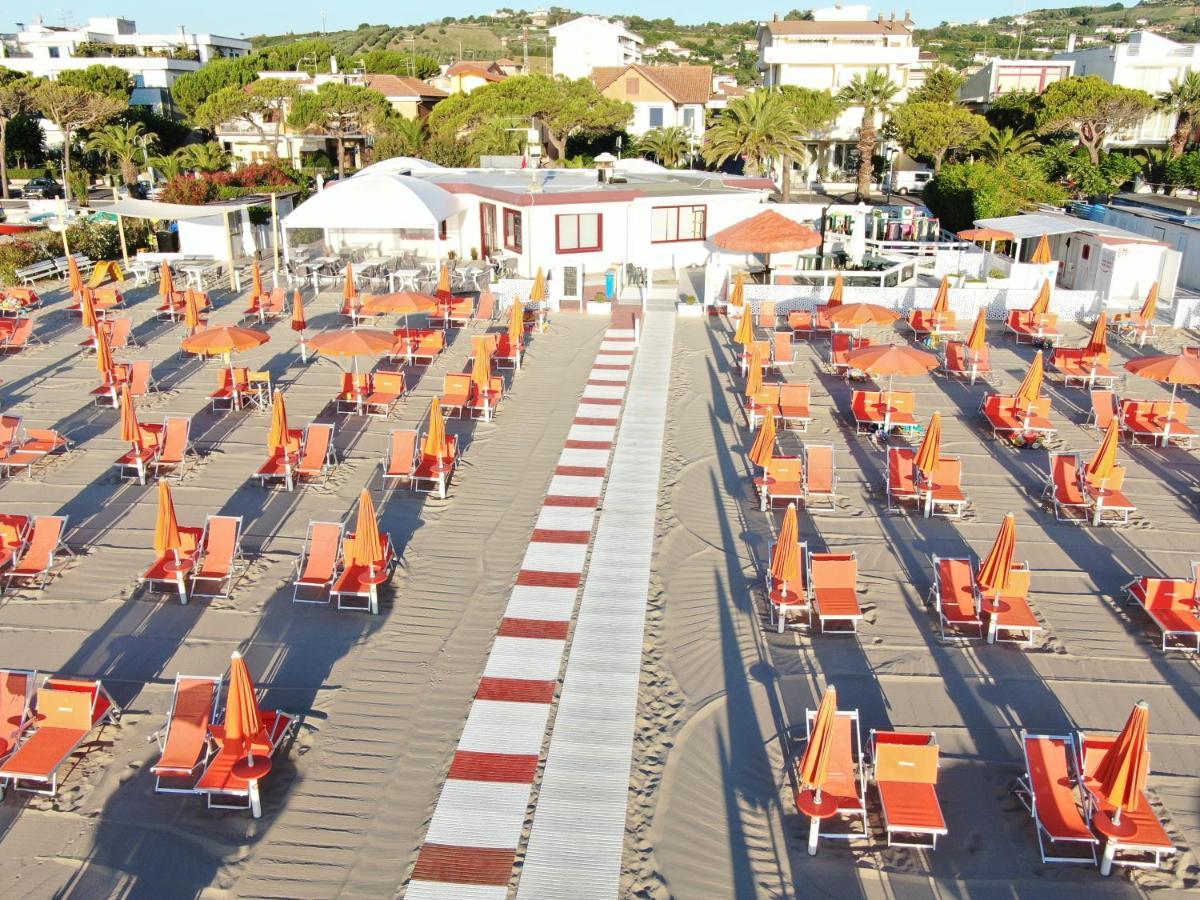Hotel Palace Magnolia Spa Tortoreto Exterior foto